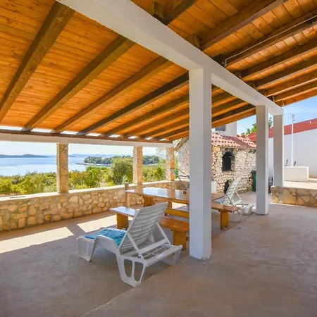 House Mateo Neviđane